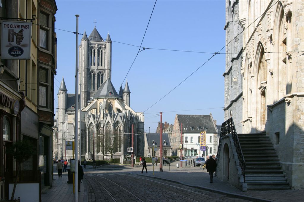 132 HET E. BRAUNPLEIN
