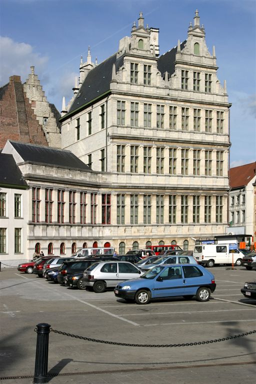 159 HET STADHUIS
