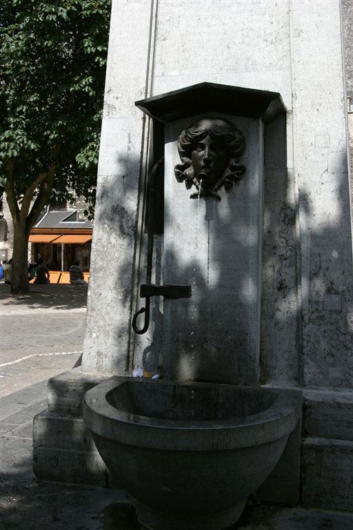 116 FONTEIN OP DE GROENTENMARKT
