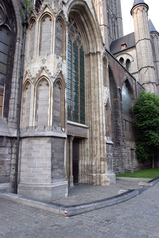 185 ST NIKLAASKERK
De kerk van Jules De Bruycker
Daar maakte hij zijn belangrijkste werken
