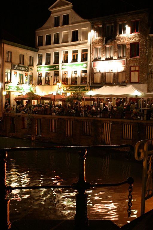119 GENTSE FEESTEN
Tegenover de Groentenmarkt
