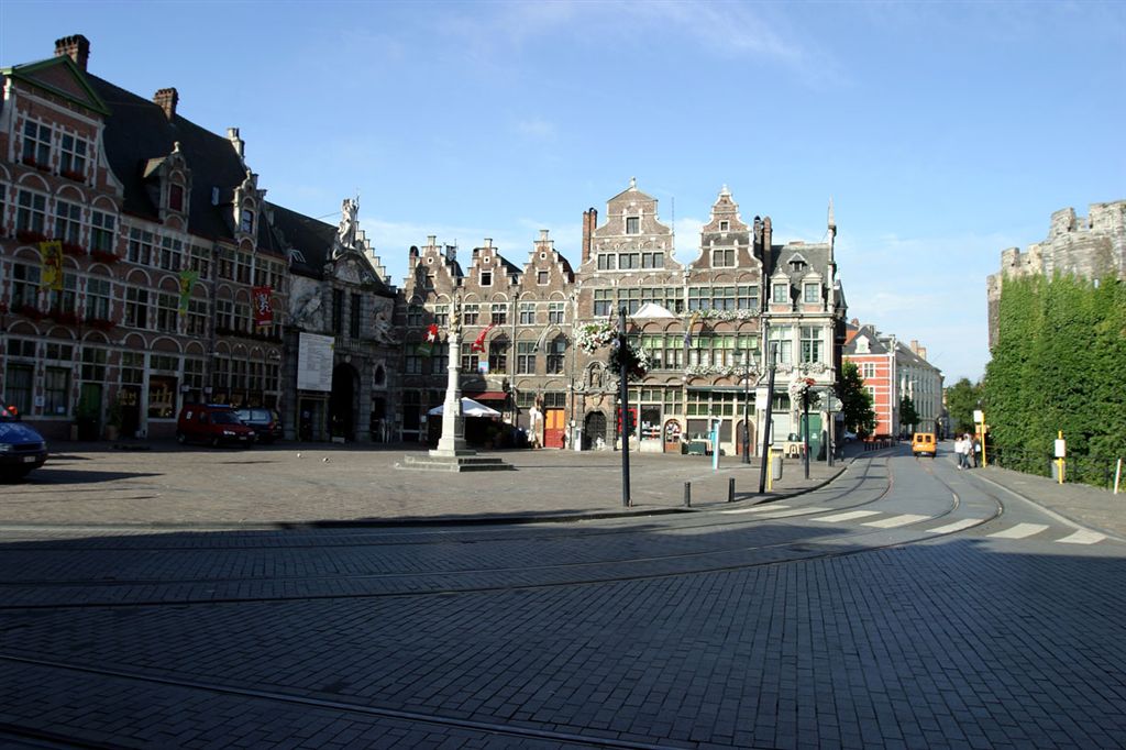 167 HET VEERLEPLEIN // PLACE PHARAILDE
