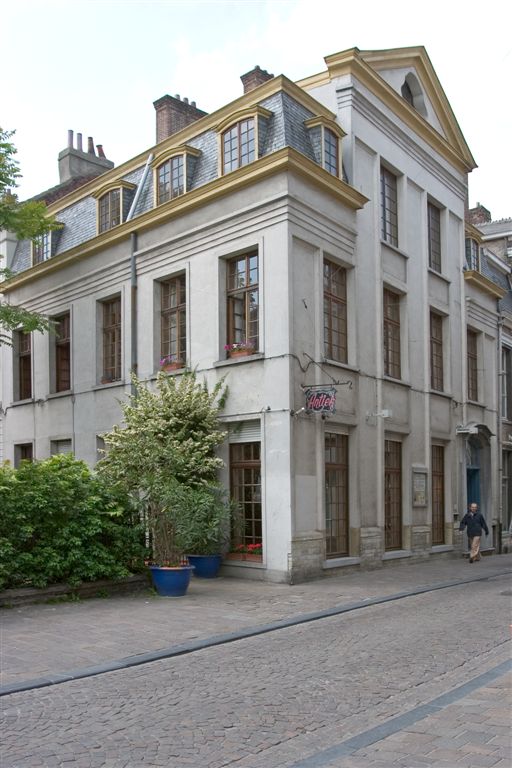 134 HET GEBOORTEHUIS VAN JULES DE BRUYCKER
De Jan Breydelstraat
