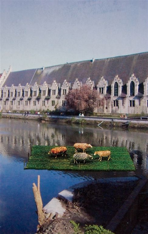 020 ARTPROJECT
Door Piet Van voor het Vleeshuis 1999
